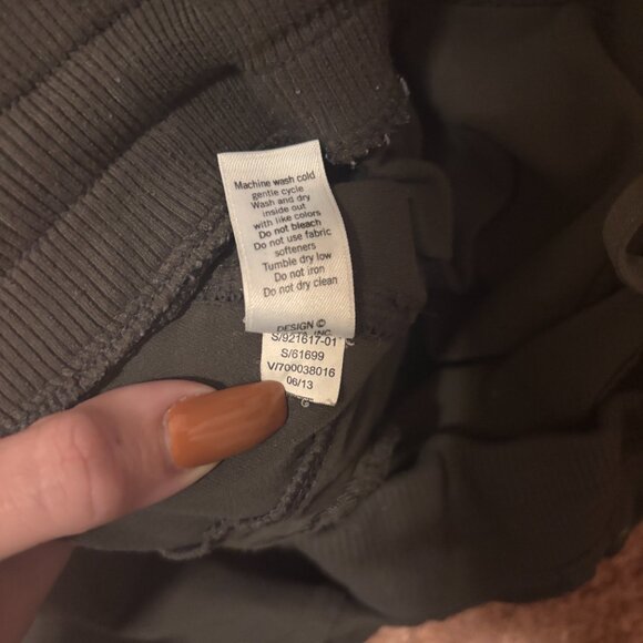 Athleta Womens Large North Peak Cargo Pants Green Olive Stretch Yoga Workout Gym - Picture 4 of 13